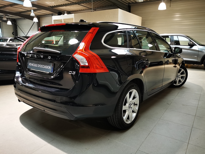 Volvo V60 D3 136CH START&STOP SUMMUM GEARTRONIC d’occasion